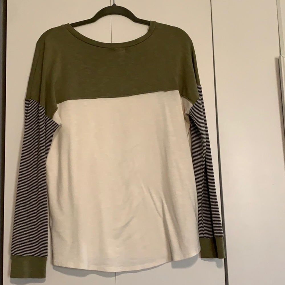 Colorblock Long Sleeve Top - Picture 4 of 4